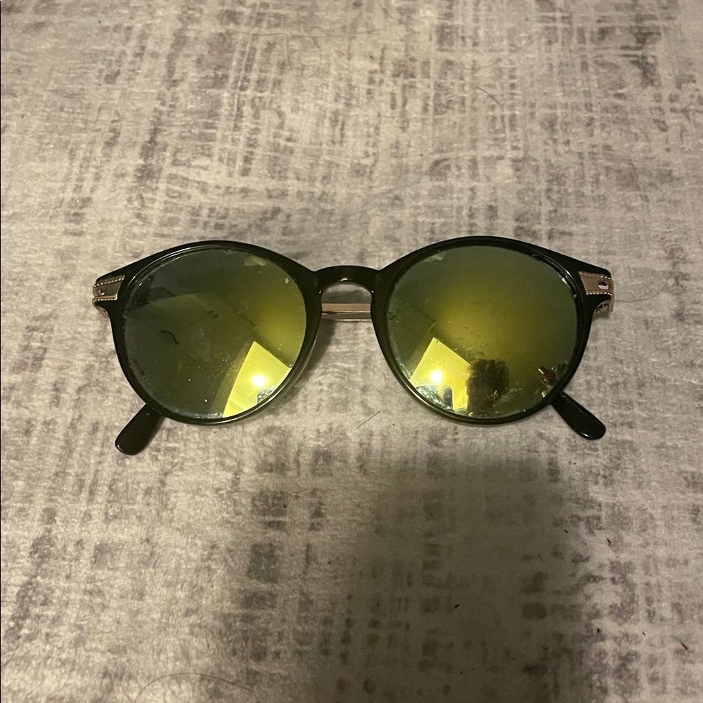 Round Black Frame Sunglasses with Olive Green Mirrored Lenses